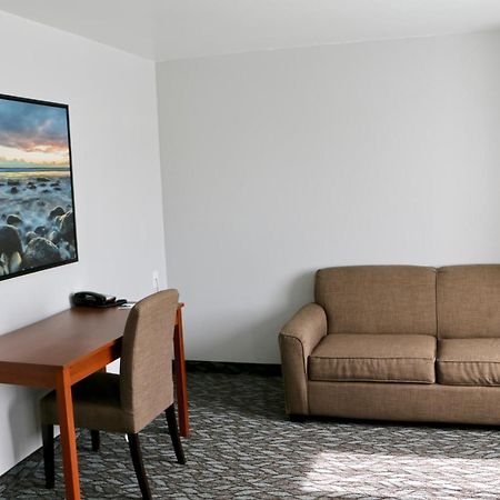 Quality Inn & Suites Watertown Fort Drum Calcium Exterior foto