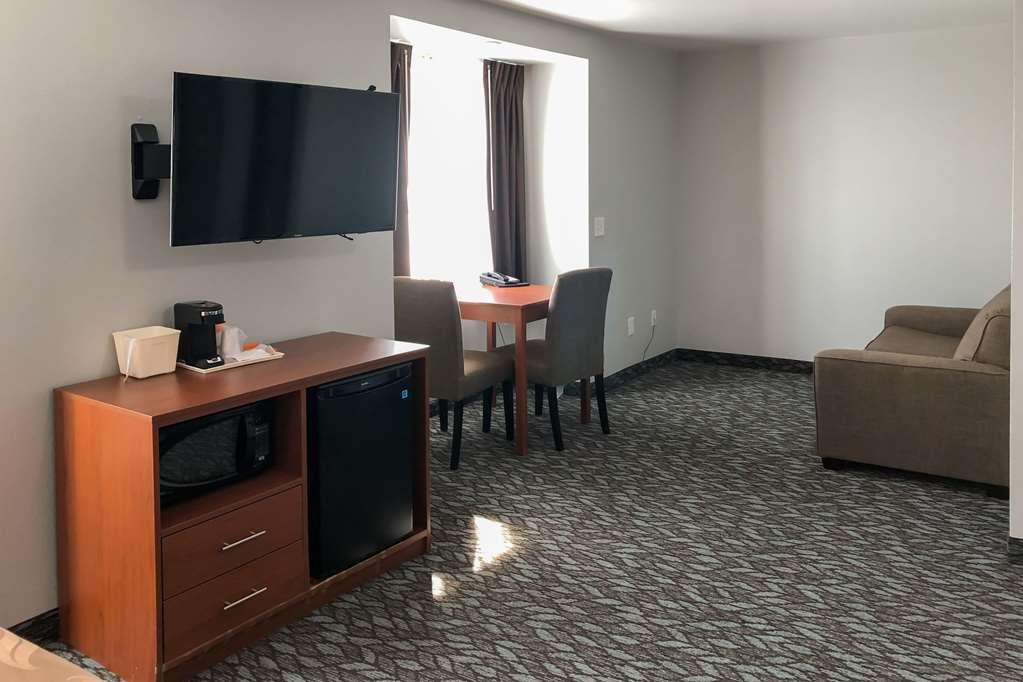 Quality Inn & Suites Watertown Fort Drum Calcium Zimmer foto