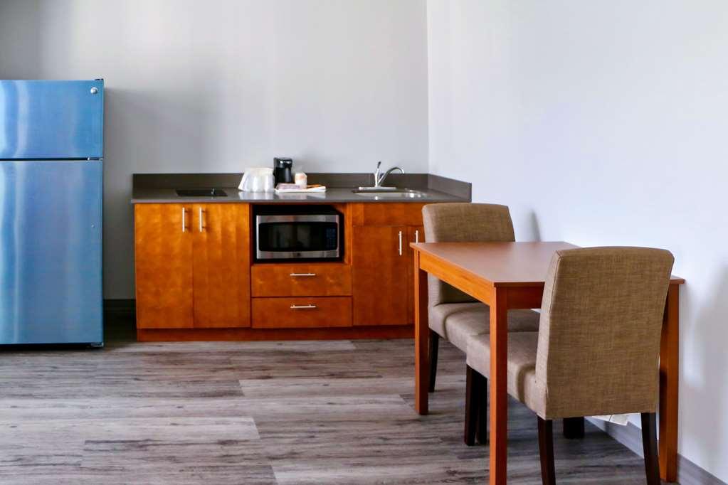 Quality Inn & Suites Watertown Fort Drum Calcium Zimmer foto