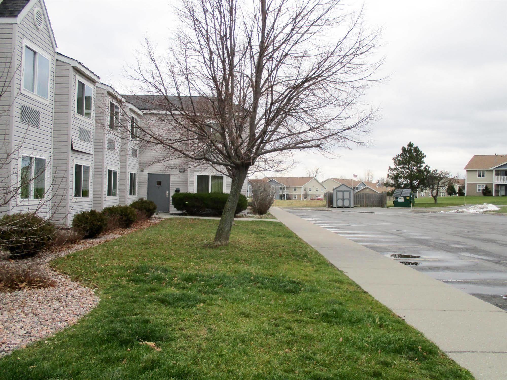Quality Inn & Suites Watertown Fort Drum Calcium Exterior foto