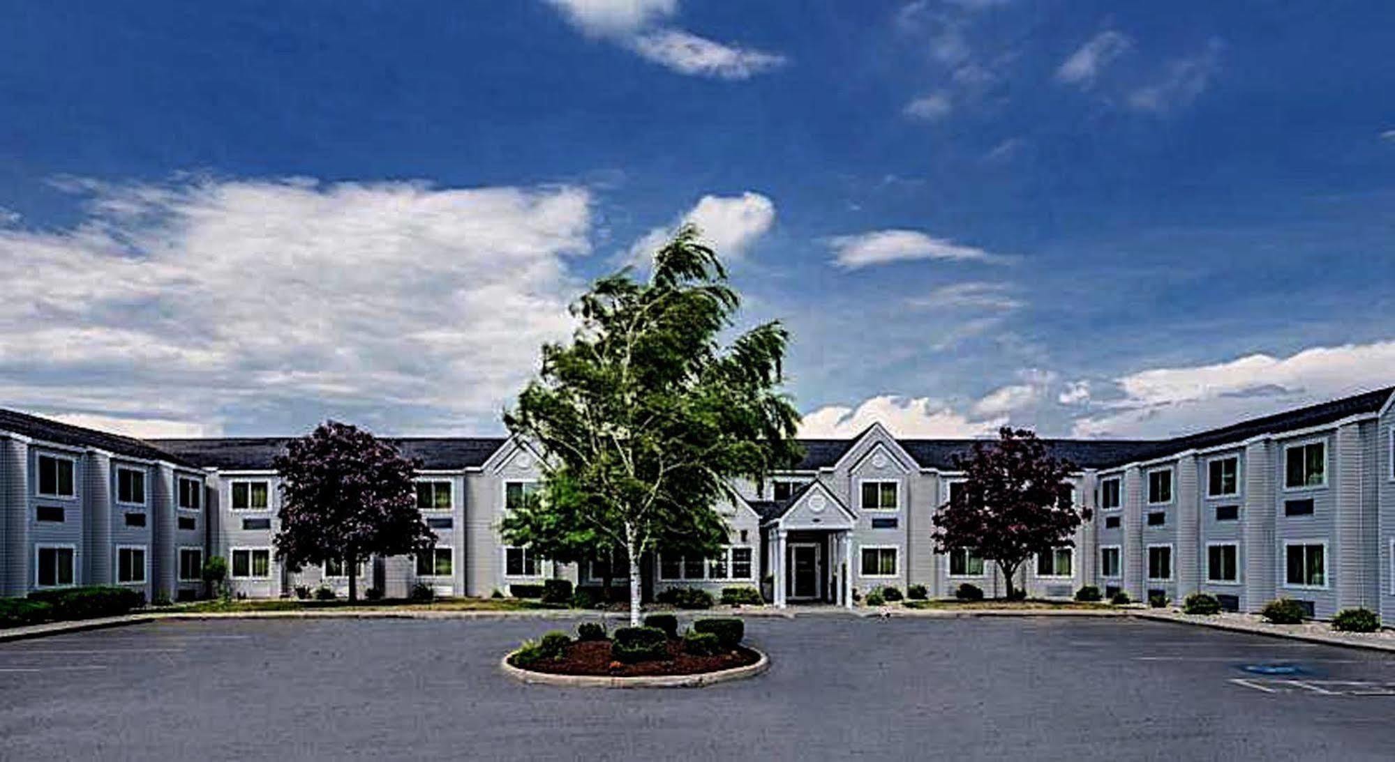 Quality Inn & Suites Watertown Fort Drum Calcium Exterior foto