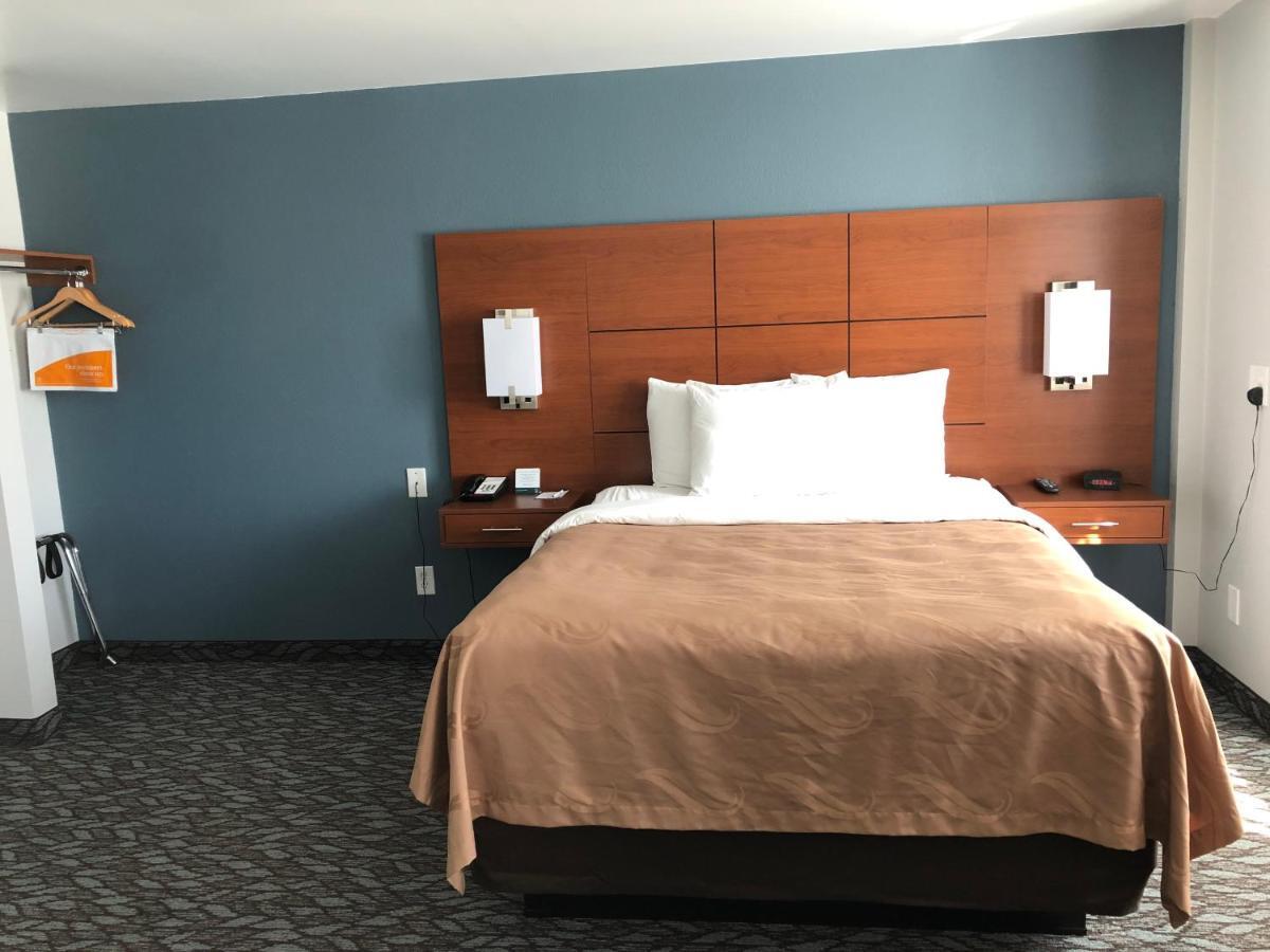 Quality Inn & Suites Watertown Fort Drum Calcium Exterior foto